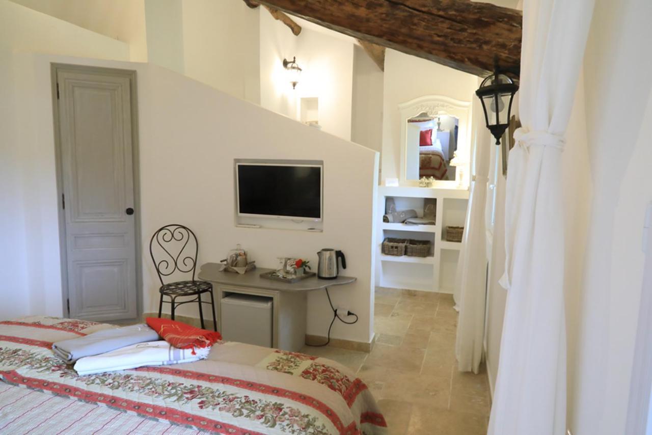 Maison D'Hotes "Les Ecuries Du Mas" Lamanon Kültér fotó